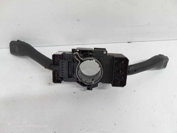 COMMODO VW GOLF 4 / BORA - Vue 3